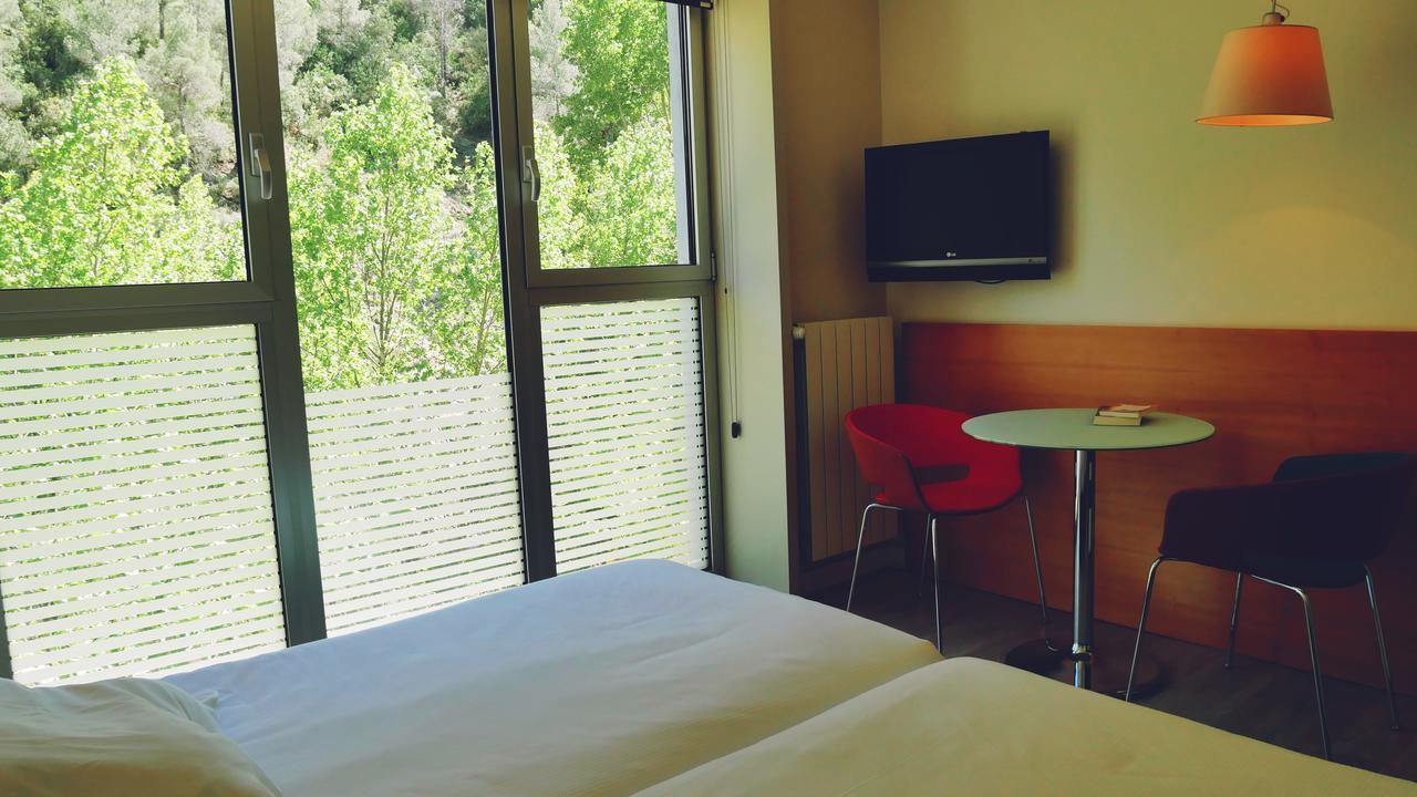 Balneario De Tus Hotel Йесте Екстериор снимка