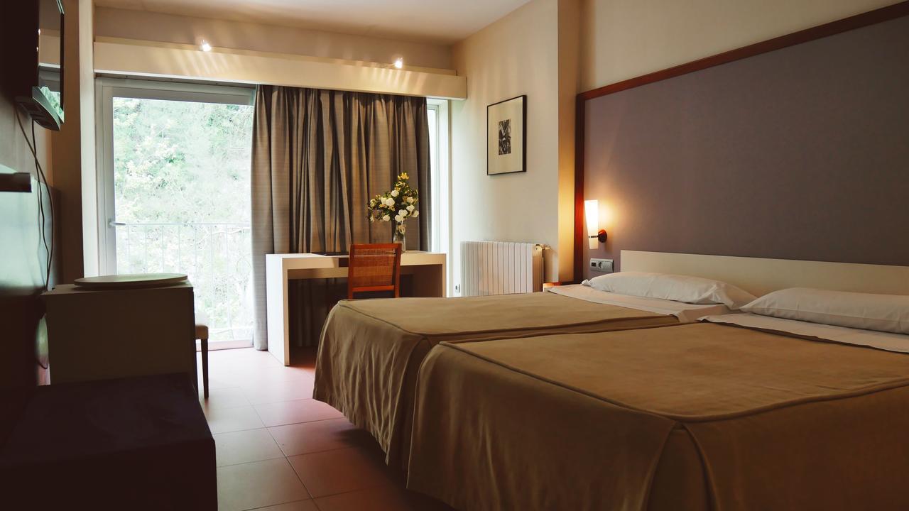 Balneario De Tus Hotel Йесте Екстериор снимка