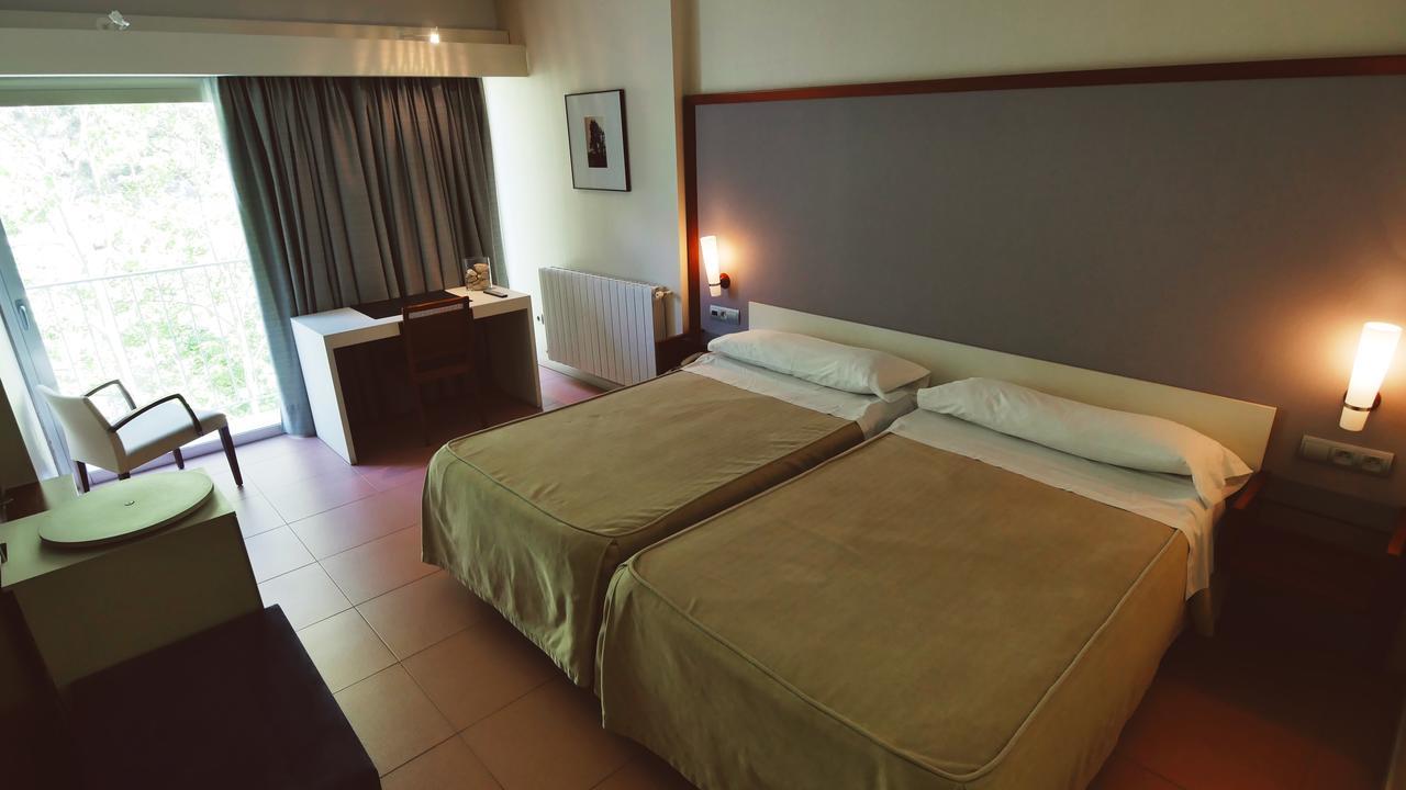 Balneario De Tus Hotel Йесте Екстериор снимка